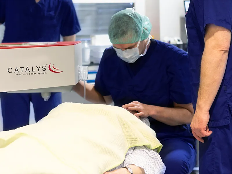 FEMTO-Katarakt Operation mit Patienten